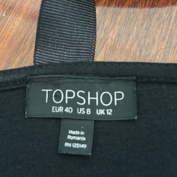 Topshop Black Crop Top with Metal Detail Size 8 - Picture 4 of 7